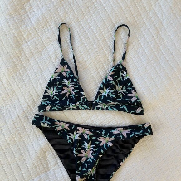 Acacia Lawai Top and Zuma Bottom in Monet - Picture 7 of 7